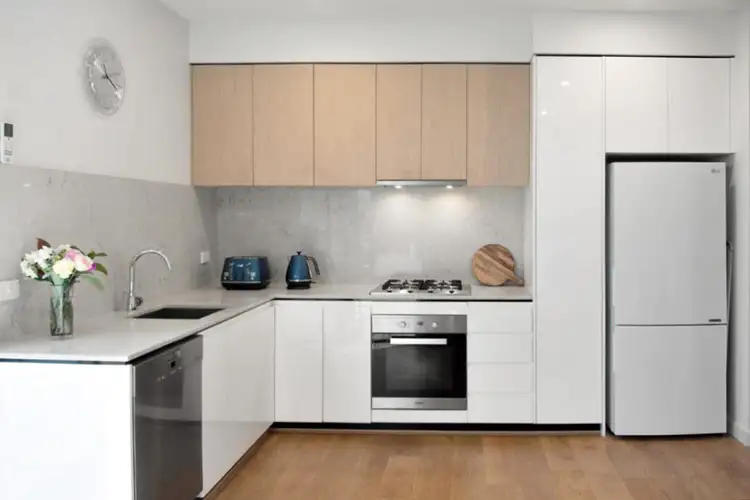 Fifth view of Homely apartment listing, 204/577 Glenferrie Road, Hawthorn VIC 3122