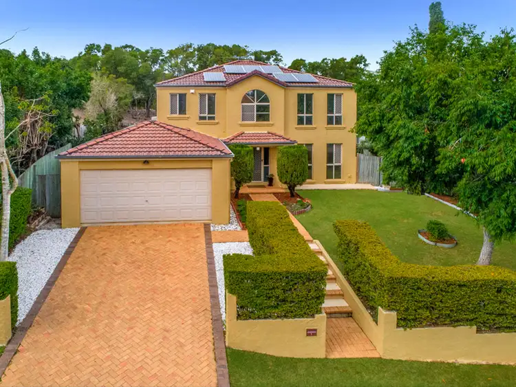 1 Clearmount Crescent, Carindale QLD 4152