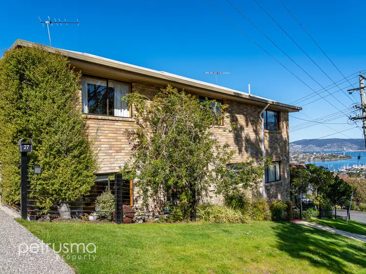 27 Malunna Road, Lindisfarne TAS 7015