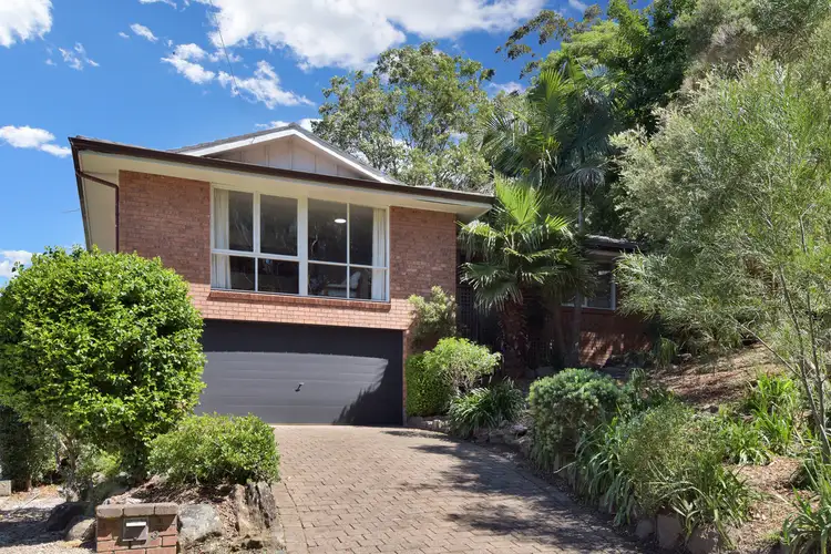 8 Dana Close, Wyoming NSW 2250