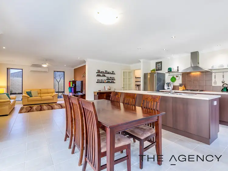 18 Finsbury Drive, Thornlie WA 6108