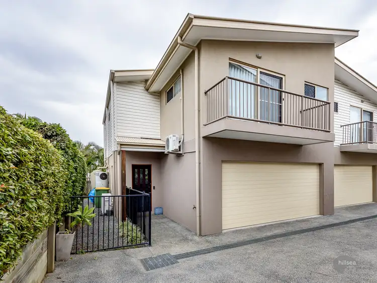 2/18 Fourth Avenue, Labrador QLD 4215