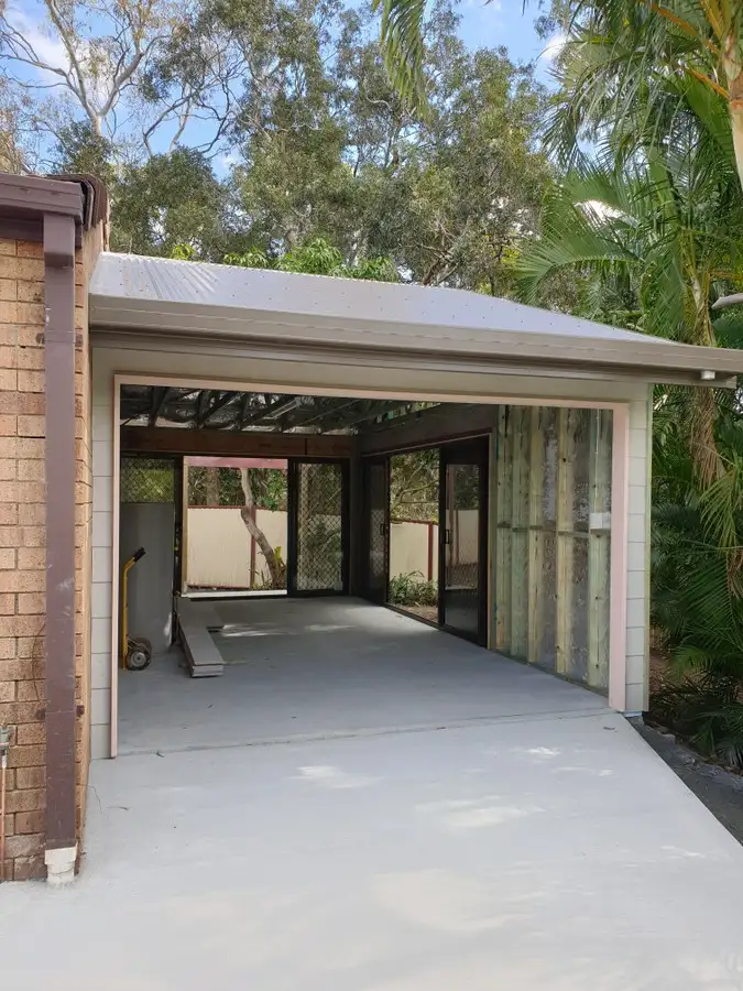 Second view of Homely semi-detached listing, 1/5 Gumbeel Court, Highland Park QLD 4211