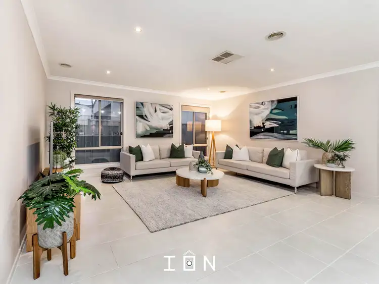 Fifth view of Homely house listing, 5 Statesman Circuit, Cranbourne East VIC 3977