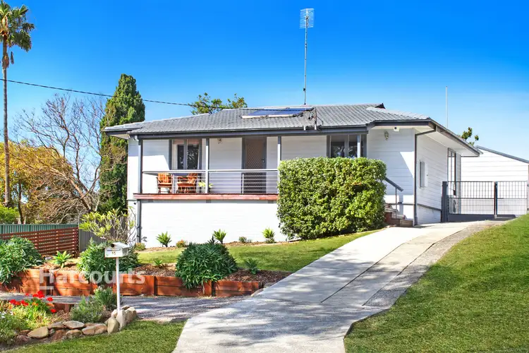 15 Wybalena Avenue, Koonawarra NSW 2530