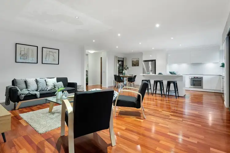 144 Cadogan Street, Carindale QLD 4152