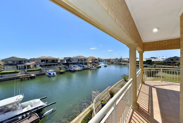 2 Leeuwin Place, Halls Head WA 6210