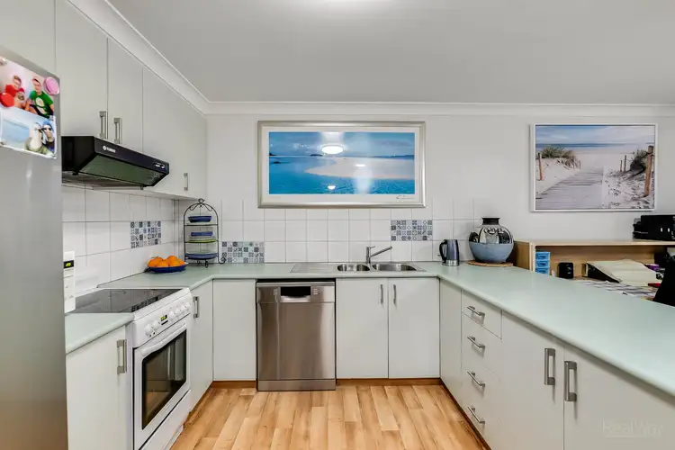 2/11a Gatfield Street, Newtown QLD 4350