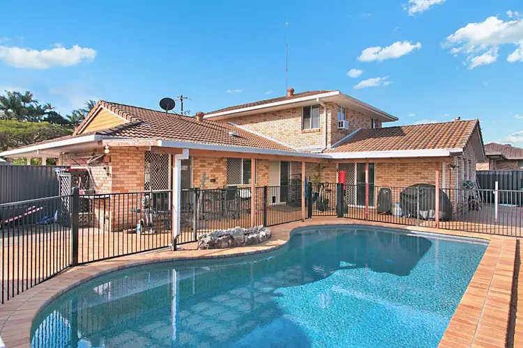 10 Bimbadeen Avenue, Banora Point NSW 2486