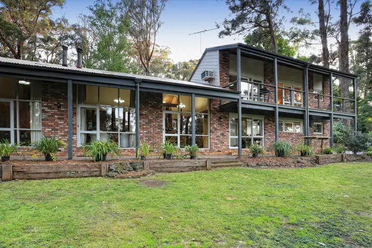 9 Orchard Grove, Emerald VIC 3782