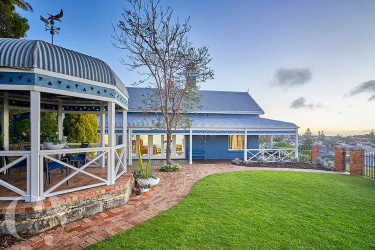 1/18 Angwin Street, East Fremantle WA 6158