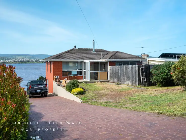 31 Midway Point Esplanade, Midway Point TAS 7171