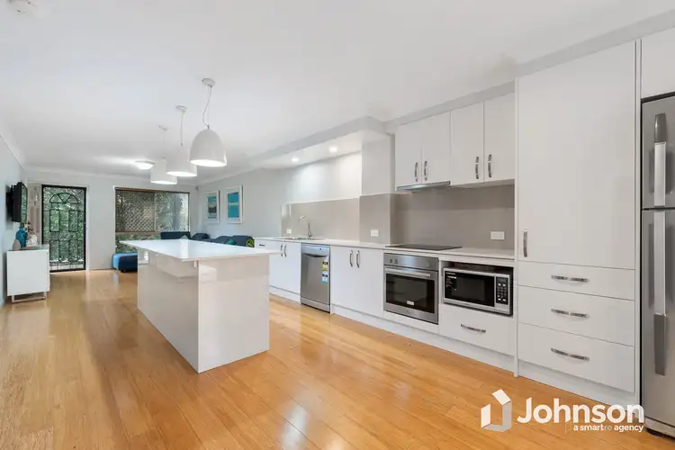2/51 Hilltop Avenue, Chermside QLD 4032