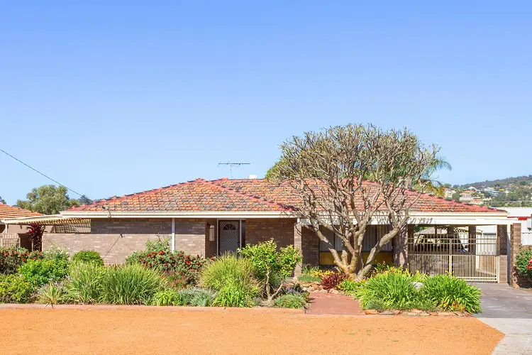 28 Travers Way, Swan View WA 6056