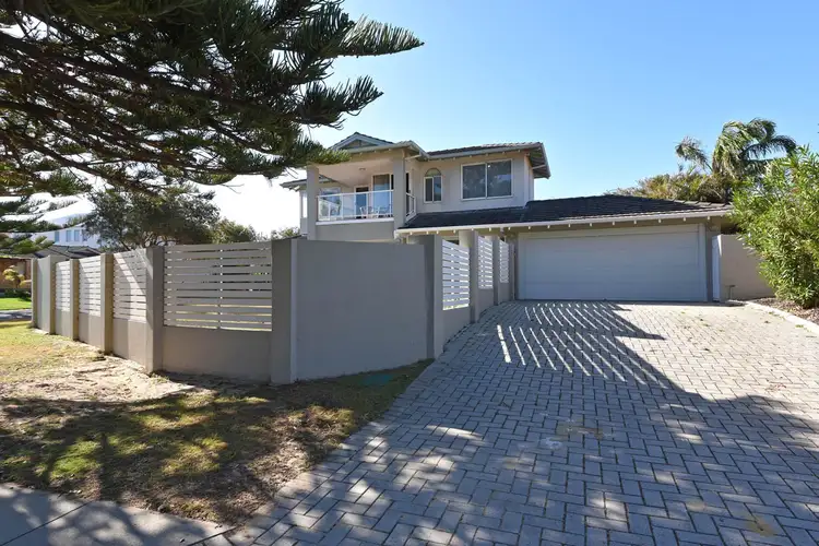 32 Broadbeach Boulevard, Hillarys WA 6025