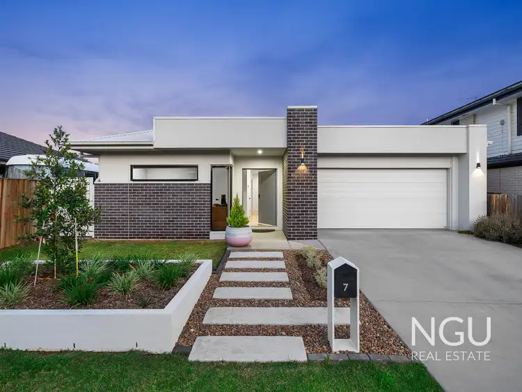7 Zamma Street, Augustine Heights QLD 4300