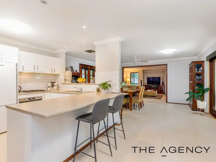 Second view of Homely house listing, 7 Boxworth Court, Huntingdale WA 6110