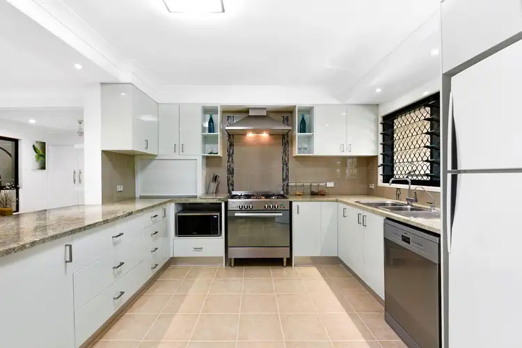 19 Kingsway Drive, Molendinar QLD 4214