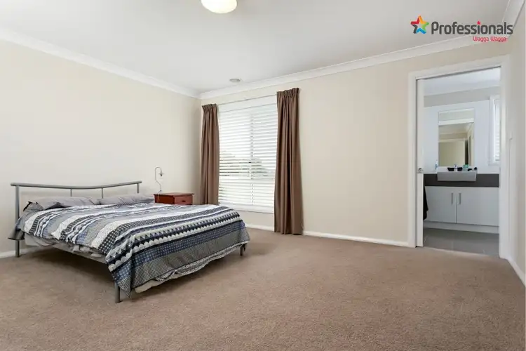 Fifth view of Homely house listing, 34 Deakin Avenue, Lloyd NSW 2650