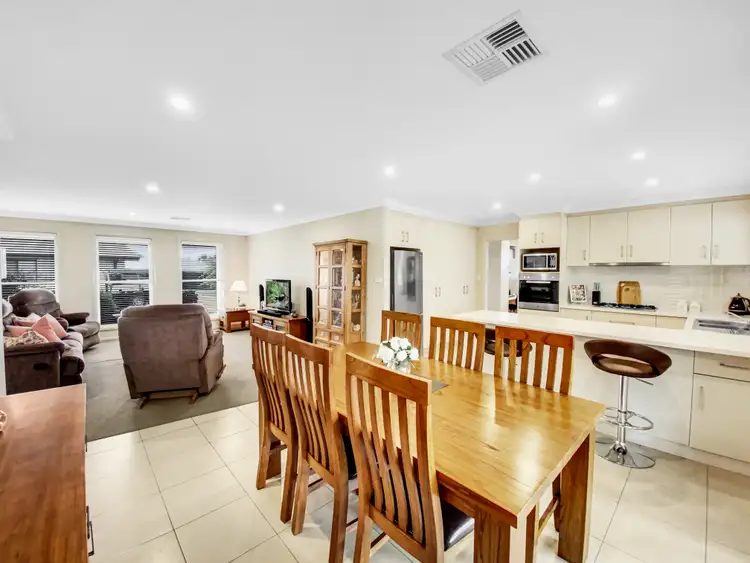 Fifth view of Homely unit listing, 6/3 Bogong Crescent, Tatton NSW 2650