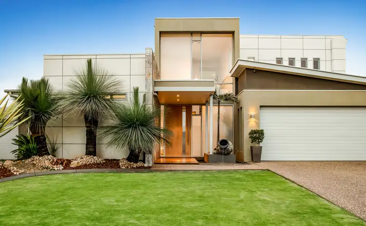 4 Daniells Close, Middle Ridge QLD 4350