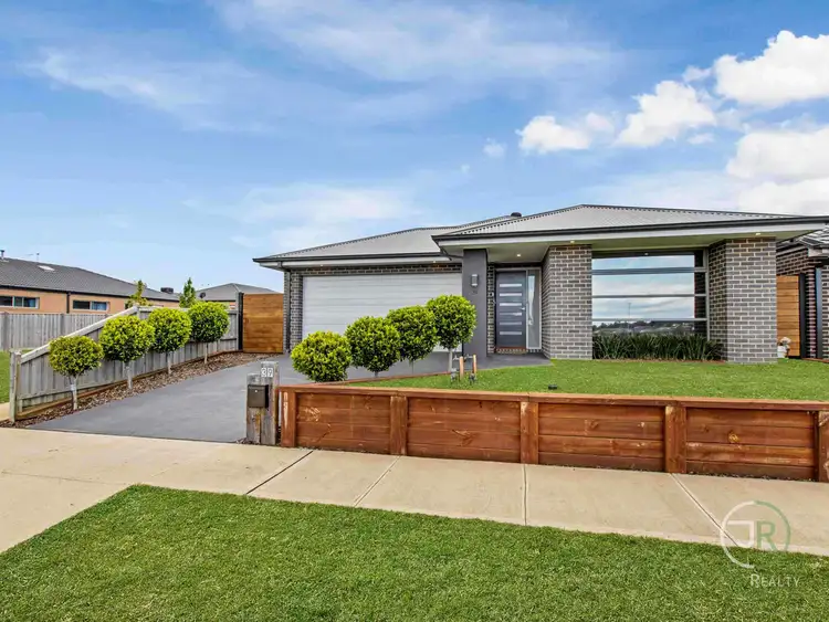 39 Bradman Drive, Cranbourne West VIC 3977