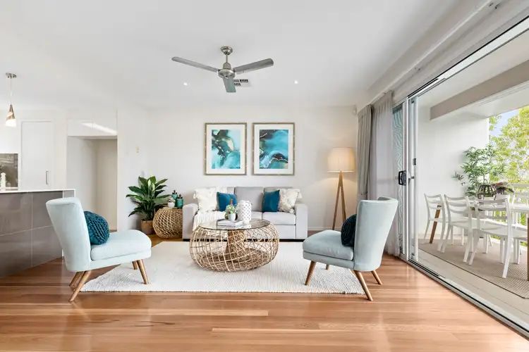 Third view of Homely townhouse listing, 2/104 Albert Street, Camp Hill QLD 4152
