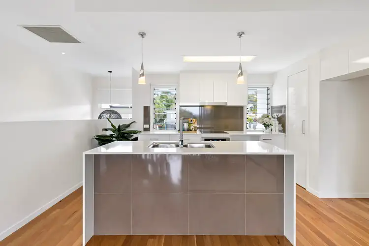 Fourth view of Homely townhouse listing, 2/104 Albert Street, Camp Hill QLD 4152
