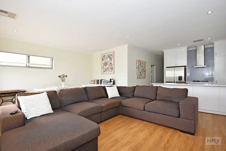 8 Cheyne Way, Caversham WA 6055