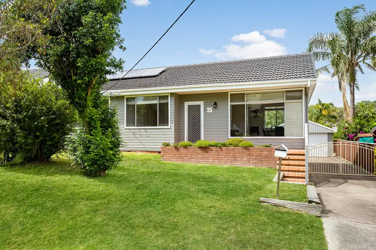 35 Glad Gunson Drive, Eleebana NSW 2282