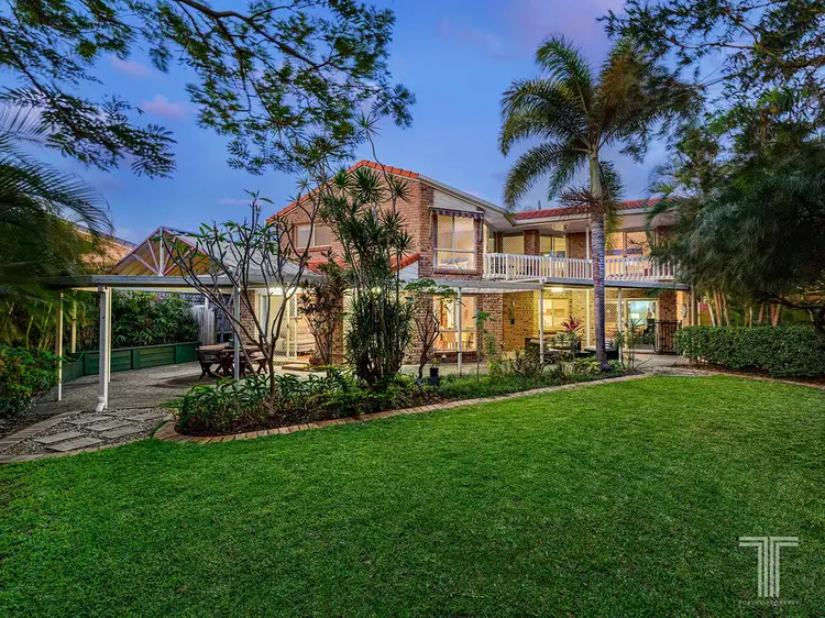 5 Salm Court, Carindale QLD 4152