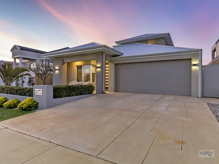 34 Blackpool Promenade, Iluka WA 6028