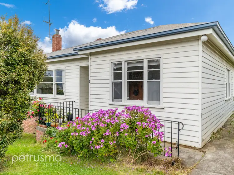 1 Winmarleigh Avenue, Taroona TAS 7053