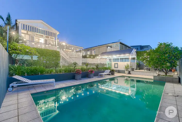 19 Sylvia Street, Camp Hill QLD 4152