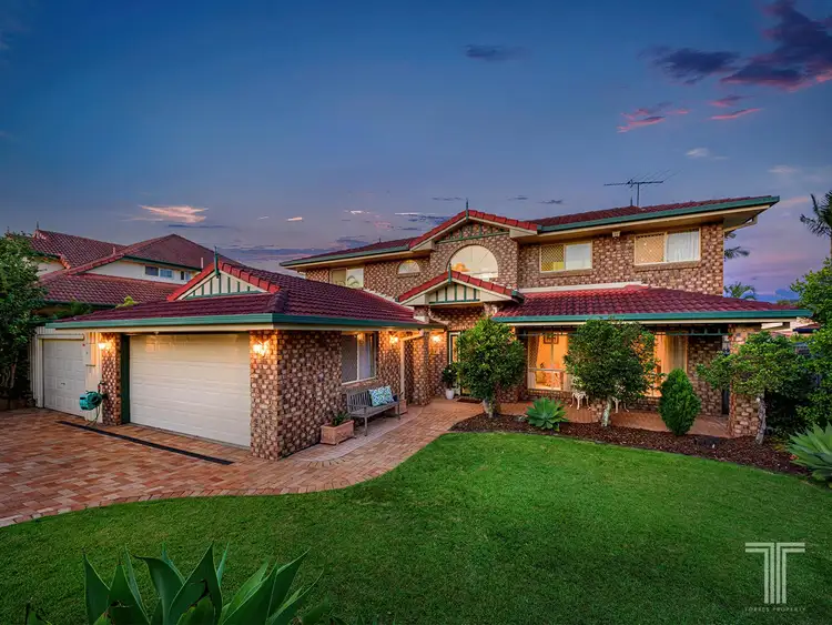 18 Beaulieu Crescent, Carindale QLD 4152