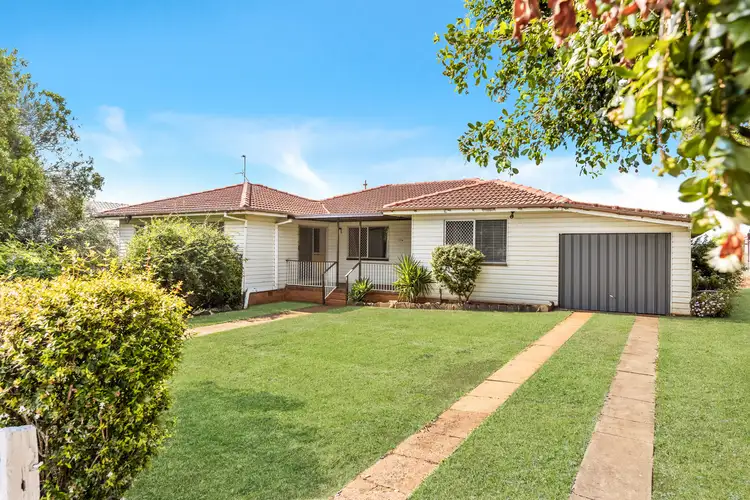 154-156 Hogg Street, Wilsonton Heights QLD 4350