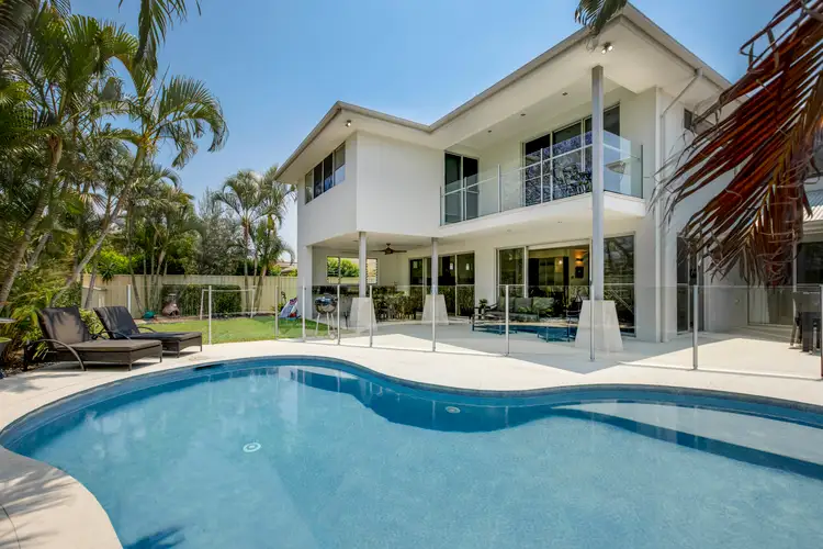 7 Koomooloo Court, Mermaid Waters QLD 4218