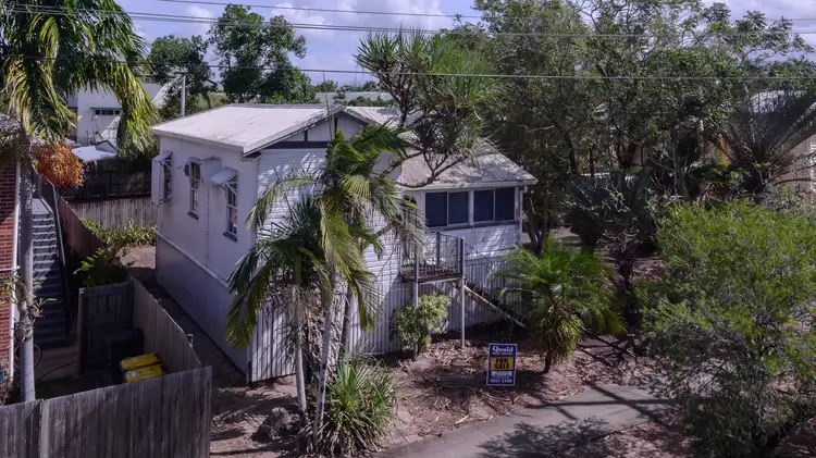 17 Lily Street, Cairns North QLD 4870