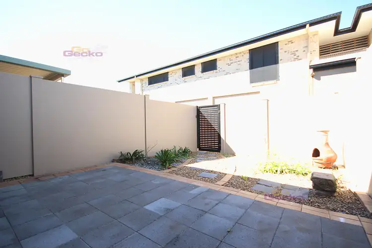 19 Seeney Street