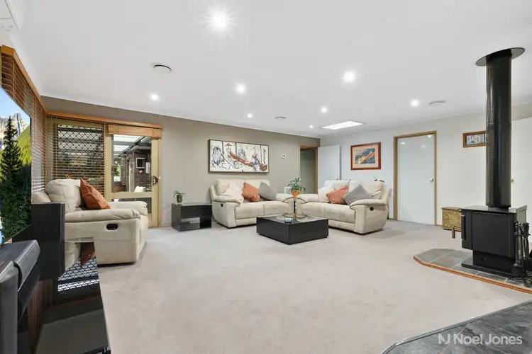 Second view of Homely house listing, 8 Jindalee Close, Rowville VIC 3178