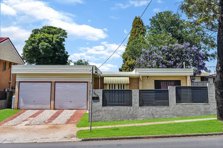 230 Alderley Street, Centenary Heights QLD 4350
