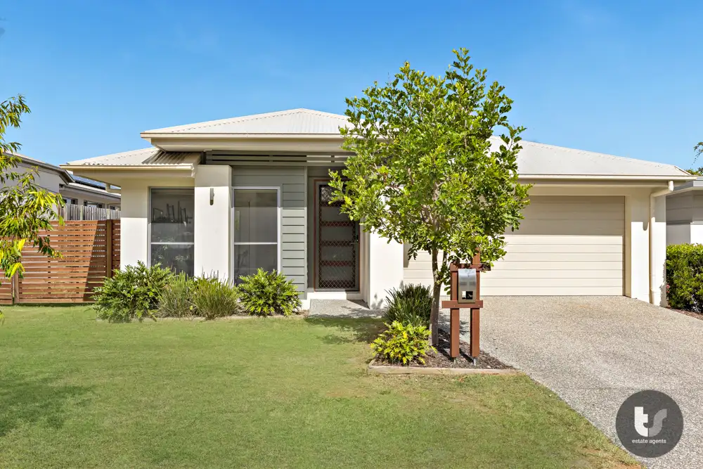 Main view of Homely house listing, 33 Ravenbourne Circuit, Capalaba QLD 4157