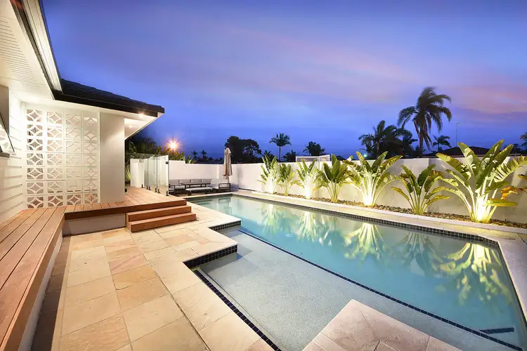 16 Dunlin Drive, Burleigh Waters QLD 4220