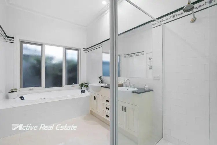 Fifth view of Homely house listing, 3 Guava Court, Langwarrin VIC 3910
