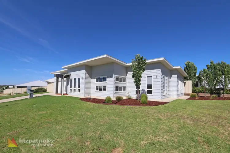 24 Ross Parkway, Gobbagombalin NSW 2650