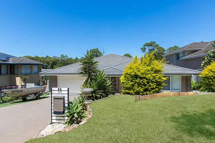 11 Halyard Way, Belmont NSW 2280