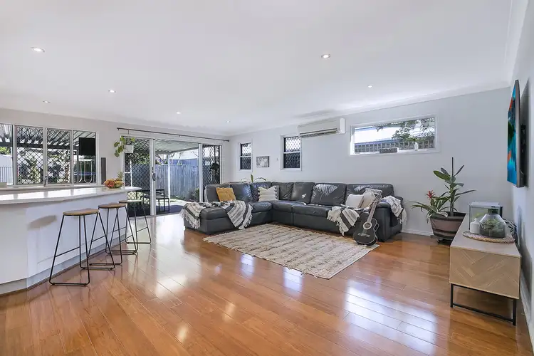 32 Wondall Road, Manly West QLD 4179