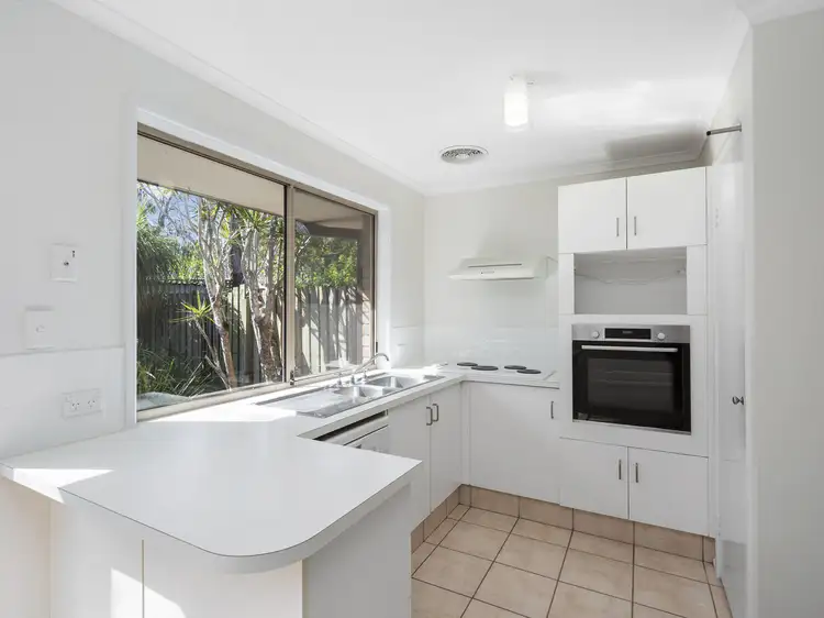 Sixth view of Homely semi-detached listing, 7/11 Kingaroy Avenue, Helensvale QLD 4212