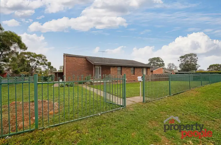 6 Pardalote Street, Ingleburn NSW 2565