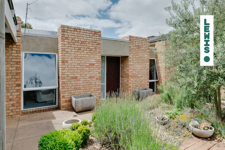 16 Lambert Avenue, Sunbury VIC 3429